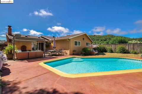 2475 Wright Ave, Pinole, CA 94564 photo 1