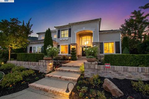 8220 Regency Dr, Pleasanton, CA 94588 photo 1