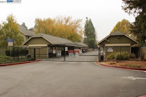 408 Shadowgraph Dr, San Jose, CA 95110 photo 1