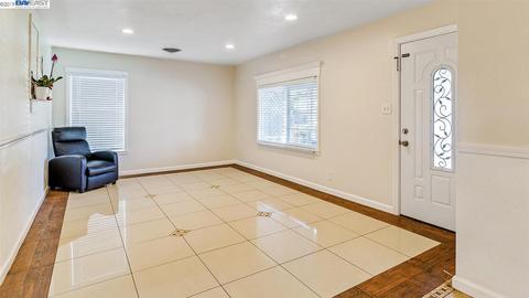 362 W 22nd St, Tracy, CA 95376 photo 1