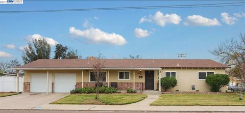 2401 Codding Dr, Modesto, CA 95350 photo 1