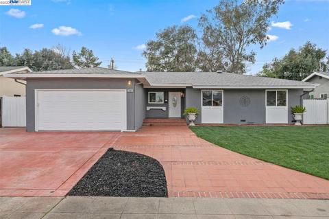 7684 Canterbury Ln, Dublin, CA 94568 photo 1