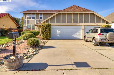 901 Renown Dr, Tracy, CA 95376 photo 1