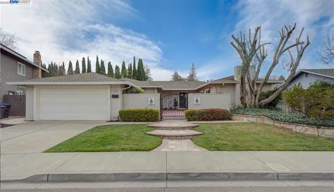 4792 Canary Dr, Pleasanton, CA 94566 photo 1
