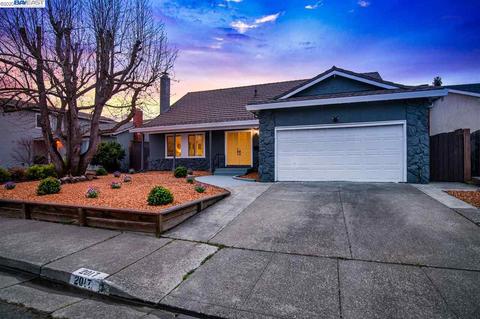2017 Willow Dr, Petaluma, CA 94954 photo 1