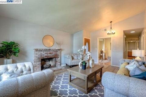 8358 Cypress Ct, Dublin, CA 94568 photo 1
