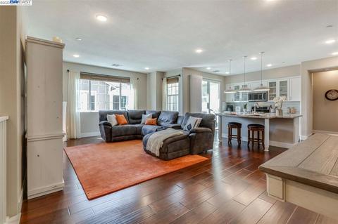 37599 Breakers Rd, Newark, CA 94560 photo 1