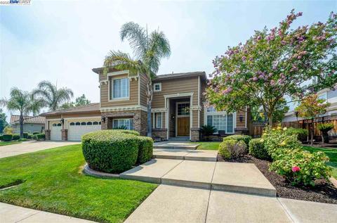 8107 Regency Dr, Pleasanton, CA 94588 photo 1