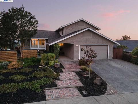 366 Duperu Dr, Crockett, CA 94525 photo 1