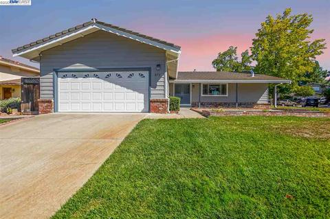 372 Ewing Dr, Pleasanton, CA 94566 photo 1
