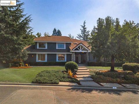 4 Lamp Ct, Moraga, CA 94556 photo 1