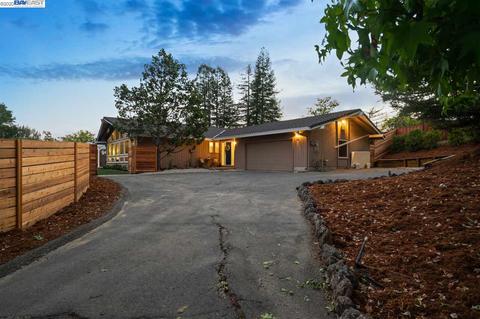 152 Danefield Pl, Moraga, CA 94556 photo 1