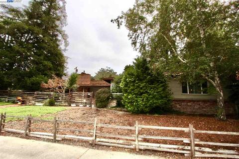 1591 Daniels Dr, San Leandro, CA 94577 photo 1
