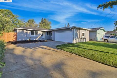 3483 Thunderbird Dr, Concord, CA 94520 photo 1
