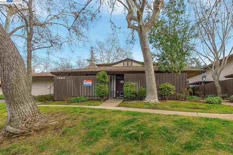 5490 Roundtree Dr #A, Concord, CA 94521 photo 1