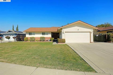 331 Laguna Dr, Tracy, CA 95376 photo 1