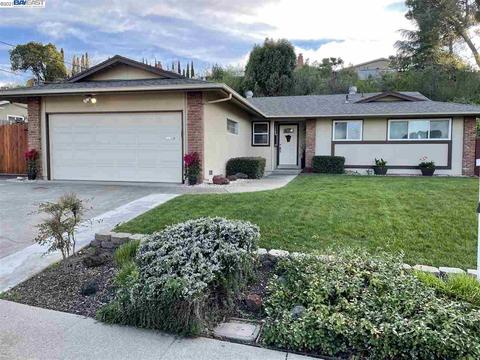 3933 Bayview Cir, Concord, CA 94520 photo 1