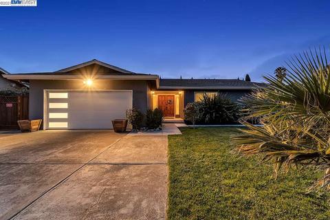 35855 Burning Tree Dr, Newark, CA 94560 photo 1