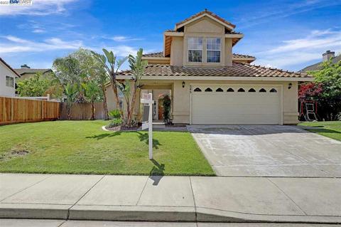 545 Gianelli St, Tracy, CA 95376 photo 1