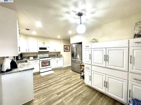 1104 Lillian Dr, Modesto, CA 95355 photo 1