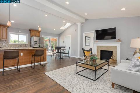 2301 Sunshine Dr, Concord, CA 94520 photo 1