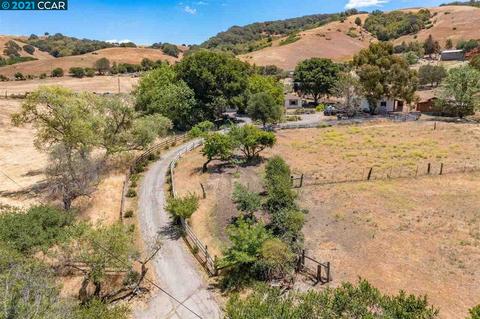 1161 Christie Rd, Martinez, CA 94553 photo 1