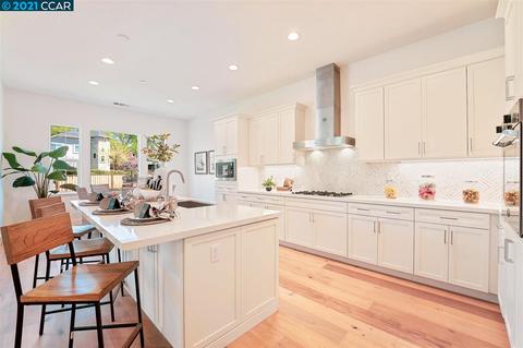 314 Emmet Pl, Concord, CA 94521 photo 1