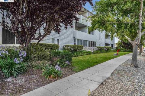325 Kitty Hawk Rd #103, Alameda, CA 94501 photo 1