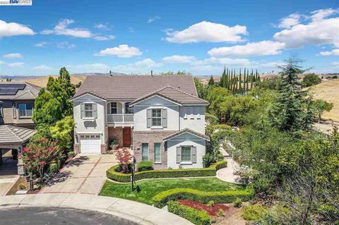 5547 Sugarloaf Ct, Dublin, CA 94568 photo 1