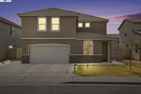 1246 Sauret St, Madera, CA 93638 photo 1
