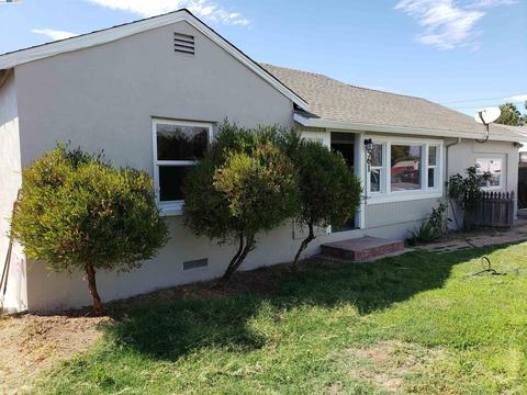 561 Poplar Ave, Manteca, CA 95336 photo 1