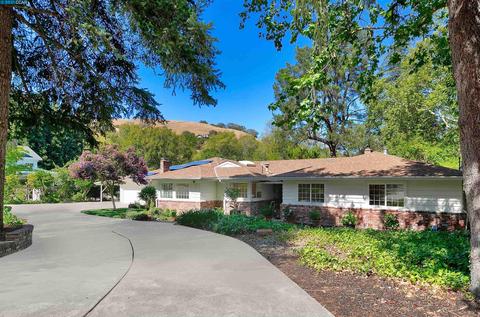 3530 Springhill Rd, Lafayette, CA 94549 photo 1