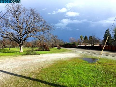 605 Quartz Hill Rd, Redding, CA 96003 photo 1