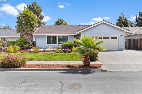 38850 Bluegrass Ct, Newark, CA 94560 photo 1