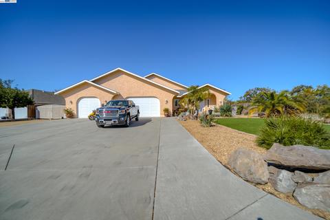 80 Agua Verde Dr, Red Bluff, CA 96080 photo 1