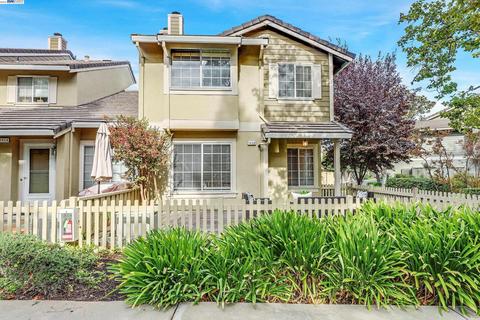 7456 Oxford Cir, Dublin, CA 94568 photo 1