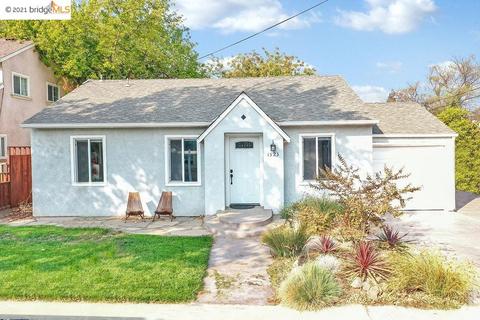 1523 Wall St, Tracy, CA 95376 photo 1