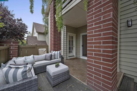 2139 Avy Ave, Menlo Park, CA 94025 photo 1
