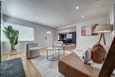 2905 Dohr St, Berkeley, CA 94702 photo 1