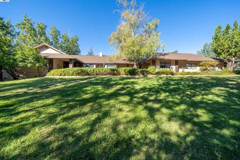 26 Redding Homes For Sale Redding Ca Real Estate Movoto