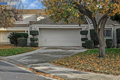 4249 Copper Creek Dr, Modesto, CA 95355 photo 1