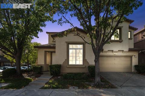 5120 Londonderry Dr, Dublin, CA 94568 photo 1