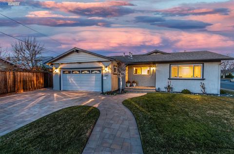 6887 Portage Rd, Dublin, CA 94568 photo 1