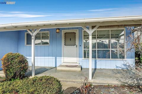 1665 Cedar Ave, San Leandro, CA 94579 photo 1