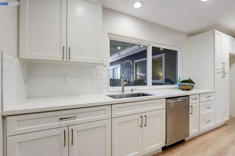 8667 Bloomington Ct, Dublin, CA 94568 photo 1