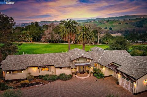 11 Golf Rd, Pleasanton, CA 94566 photo 1