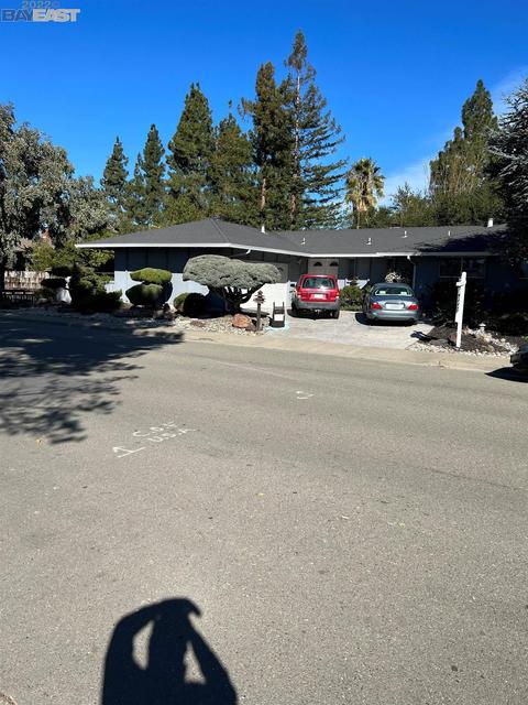 40770 Chiltern Dr, Fremont, CA 94539 photo 1