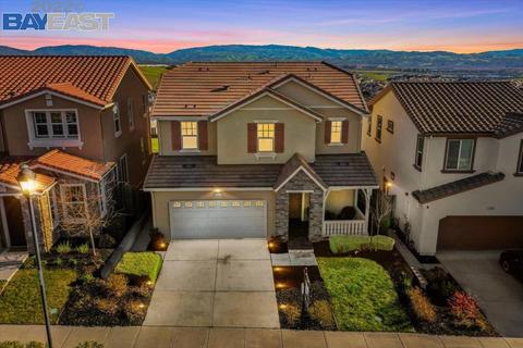2272 W Cantara Dr, Dublin, CA 94568 photo 1