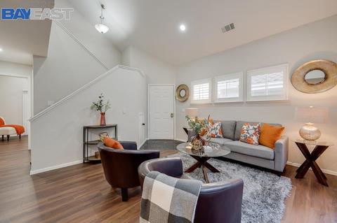 7245 Cronin Cir, Dublin, CA 94568 photo 1