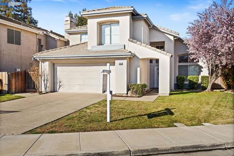 1465 Monterey Ct, Tracy, CA 95376 photo 1